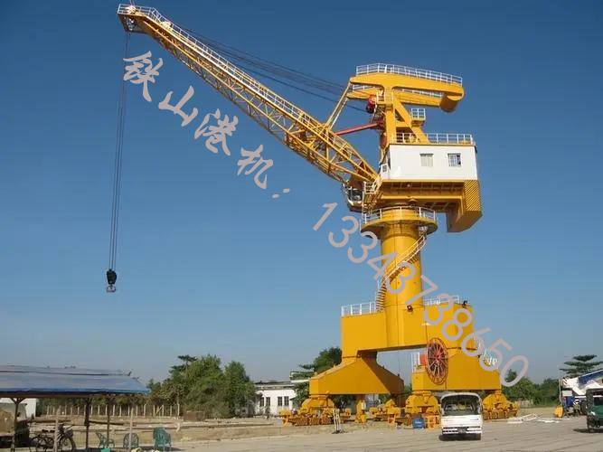 廣西北海門(mén)座式起重機(jī)廠(chǎng)家起重機(jī)可由兩個(gè)機(jī)構(gòu)協(xié)調(diào)運(yùn)行